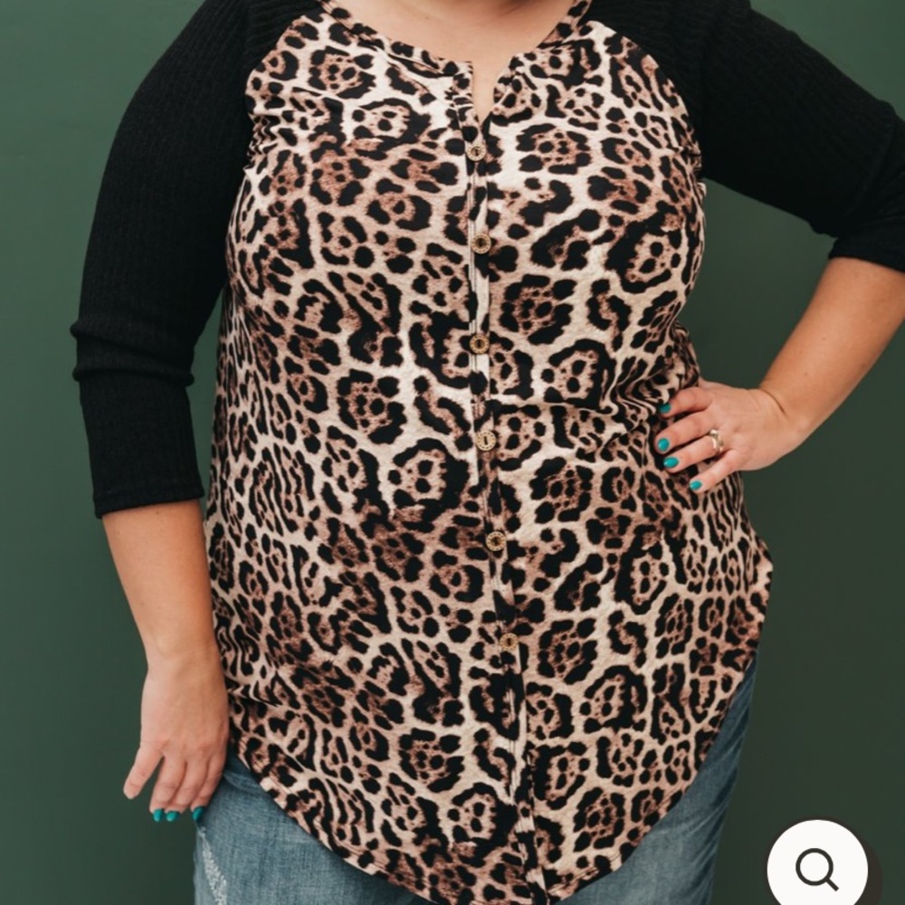 Plus Size Leopard Print Top